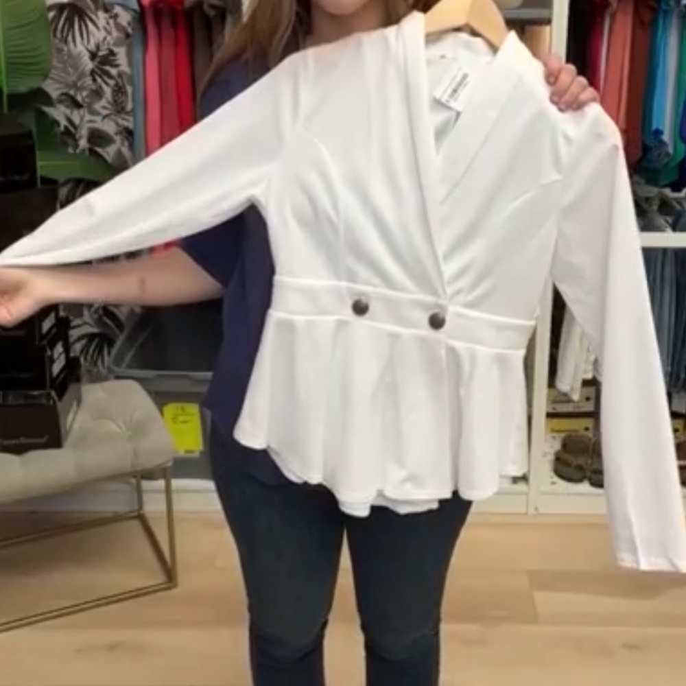 Button detail peplum blazer size Large
